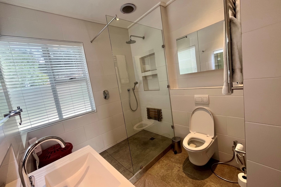 To Let 4 Bedroom Property for Rent in Tamboerskloof Western Cape